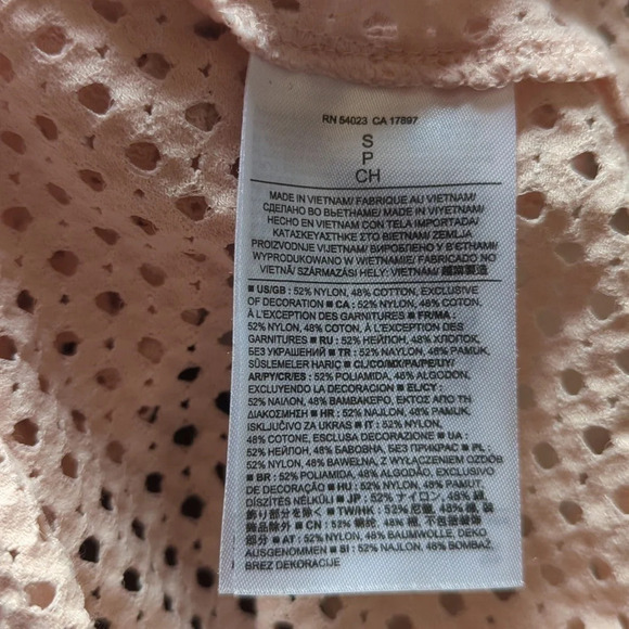 Banana Republic Embroidered Eyelet Pink Top T Shirt Woman's Small Barbie - Picture 9 of 9